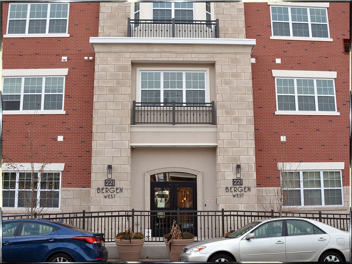 221 Bergen West Apartments